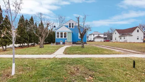 313 11th St NW, Willmar, MN 56201