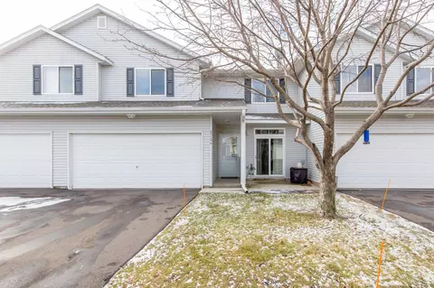 2104 Parkway Ave, Shakopee, MN 55379