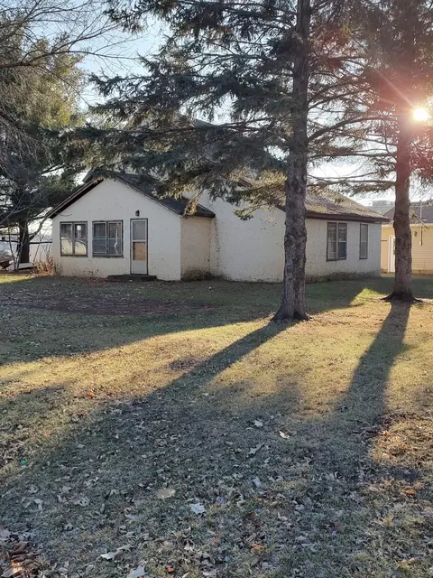 617 S Driftwood St, Royalton, MN 56373