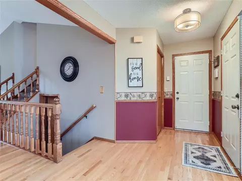 10044 Highview Ct, Champlin, MN 55316 photo 5