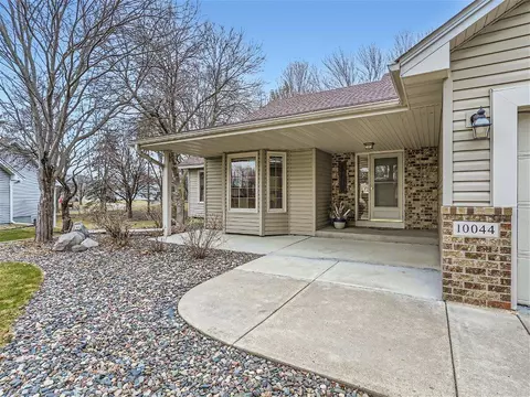 10044 Highview Ct, Champlin, MN 55316 photo 4