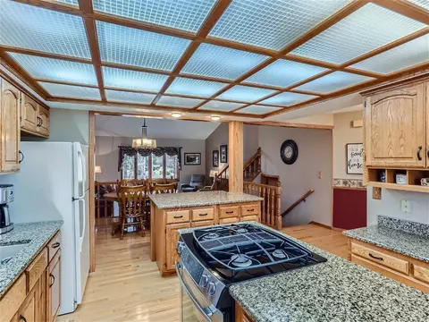 10044 Highview Ct, Champlin, MN 55316 photo 8