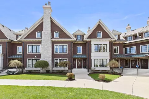5200 France Ave S #32, Edina, MN 55410