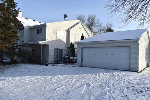 9437 Polaris Ln N, Maple Grove, MN 55369