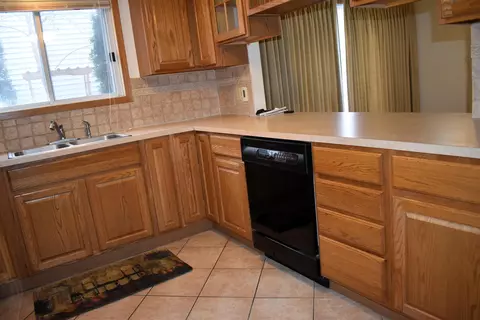9437 Polaris Ln N, Maple Grove, MN 55369 photo 4