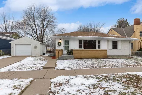 735 Albert St N, Saint Paul, MN 55104