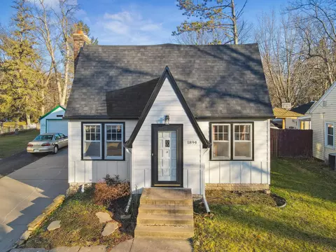 1894 Flandrau St, Maplewood, MN 55109
