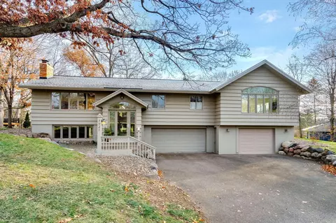 5925 Woodland Cir, Minnetonka, MN 55345