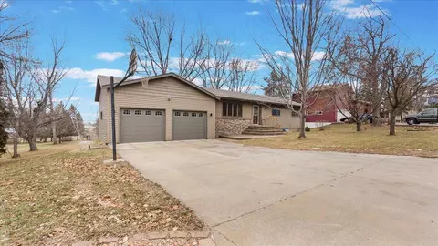 327 Alex Moore St, Sauk Centre, MN 56378