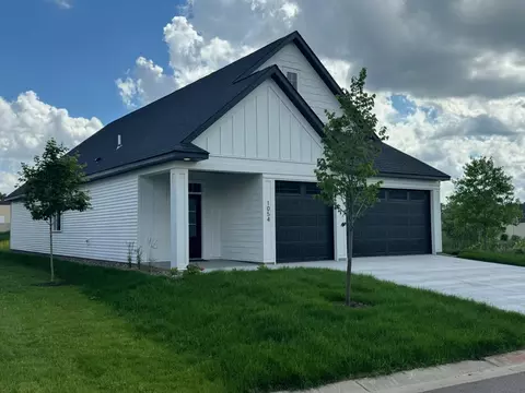 1054 109th Ct NE, Blaine, MN 55434