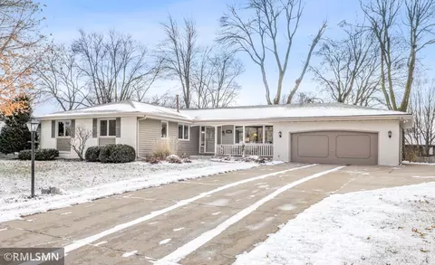 10715 Union Terrace Way N, Plymouth, MN 55441