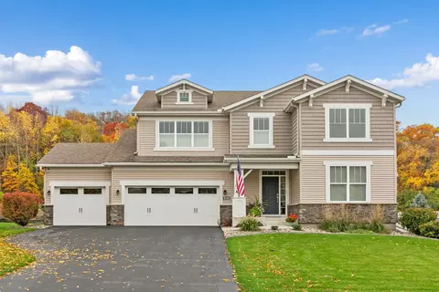 8560 Moraine Dr, Shakopee, MN 55379