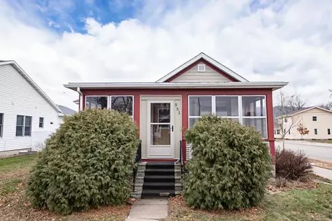 551 E Sanborn St, Winona, MN 55987