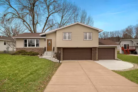 417 Park St, La Crescent, MN 55947