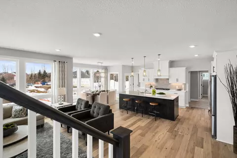 19800 Henning Ave, Lakeville, MN 55044