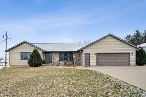 306 N 9th St, Goodhue, MN 55027