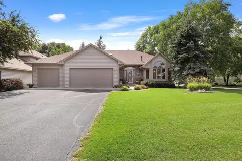 8870 Fountain Ln N, Maple Grove, MN 55311