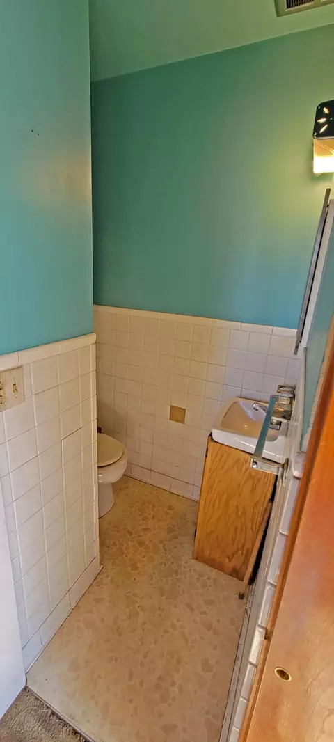 Bath - 502 Vine St, Brainerd, MN 56401 photo 3 of 3
