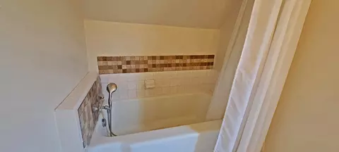Bath - 502 Vine St, Brainerd, MN 56401 photo 1 of 3