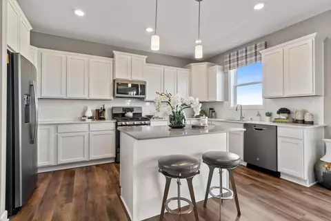 520 Waterford Pl, Waconia, MN 55387