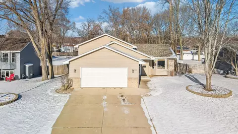 635 5th Ave E, Shakopee, MN 55379