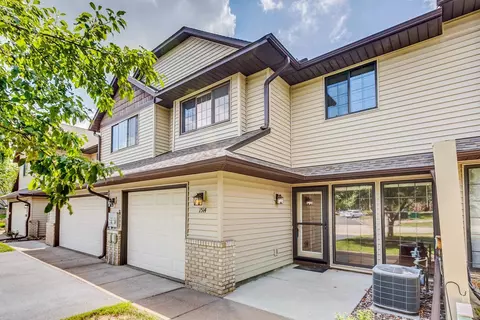 1514 Cottage Dr, Stillwater, MN 55082