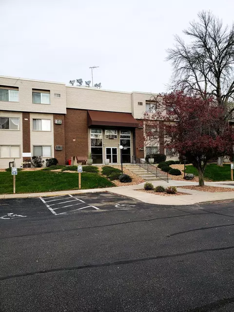 2801 Flag Ave N #218, New Hope, MN 55427