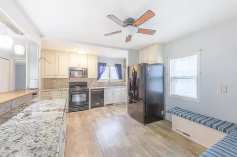 2930 France Ave N, Robbinsdale, MN 55422