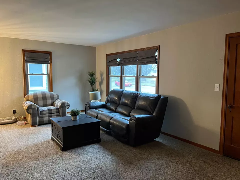  811 S Prairie Ave, Fairmont, MN 56031 photo 12