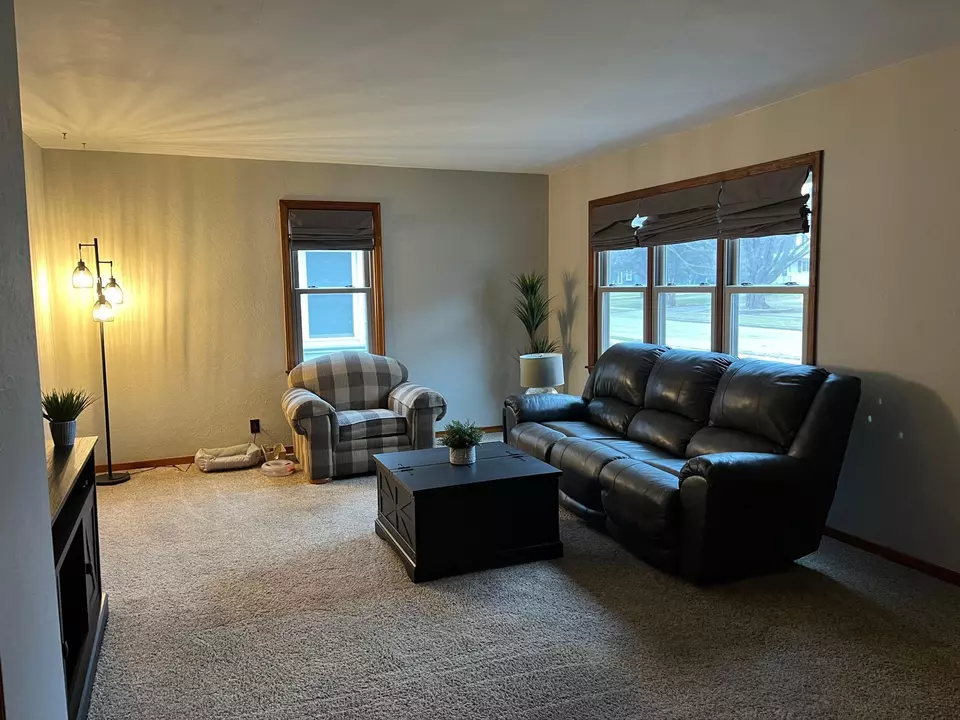  811 S Prairie Ave, Fairmont, MN 56031 photo 11