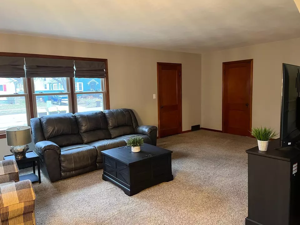  811 S Prairie Ave, Fairmont, MN 56031 photo 7
