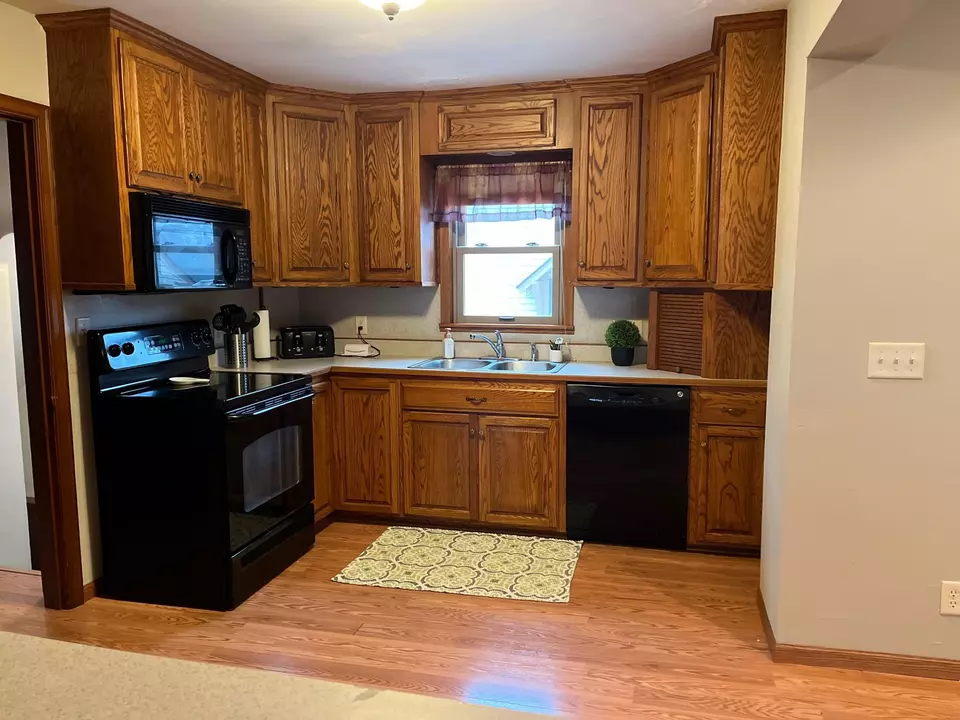  811 S Prairie Ave, Fairmont, MN 56031 photo 10