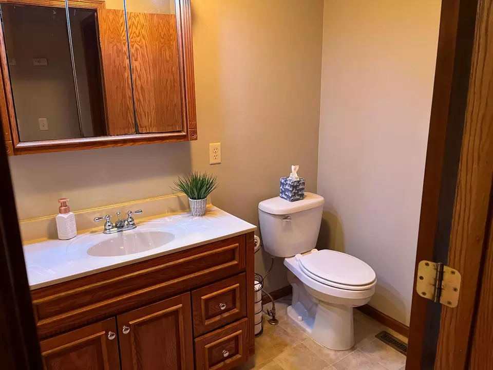  811 S Prairie Ave, Fairmont, MN 56031 photo 20