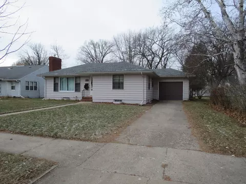 712 11th St S, Benson, MN 56215