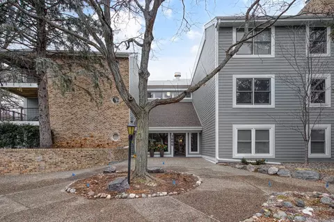 3000 Saint Albans Mill Rd #112, Minnetonka, MN 55305