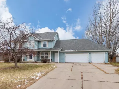 9000 Tamarack Ln, Rockford, MN 55373