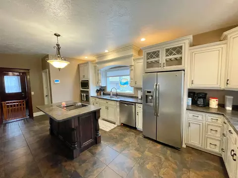 Kitchen - 122 N Oconnell Ave, Springfield, MN 56087 photo 2 of 12
