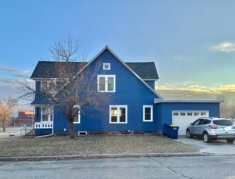 Exterior - 122 N Oconnell Ave, Springfield, MN 56087 photo 3 of 6