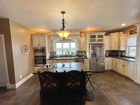 Kitchen - 122 N Oconnell Ave, Springfield, MN 56087 photo 5 of 12