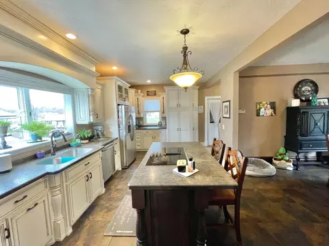 Dining - 122 N Oconnell Ave, Springfield, MN 56087 photo 1 of 5