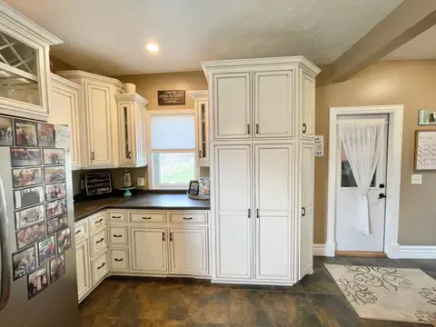 Kitchen - 122 N Oconnell Ave, Springfield, MN 56087 photo 7 of 12