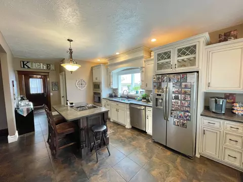Kitchen - 122 N Oconnell Ave, Springfield, MN 56087 photo 4 of 12