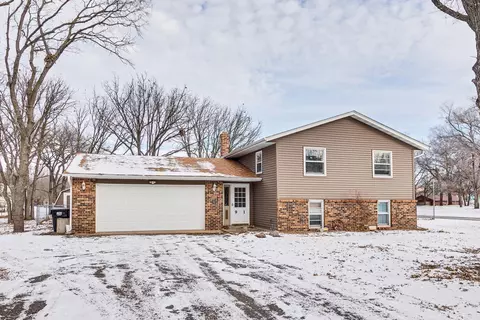 91 Egret Blvd NW, Coon Rapids, MN 55448