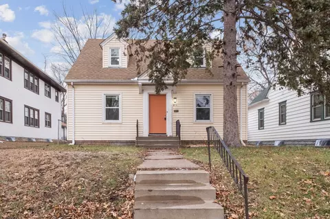 2506 James Ave N, Minneapolis, MN 55411