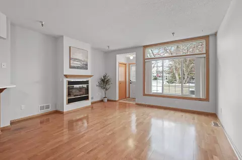18121 Settlers Way, Eden Prairie, MN 55347