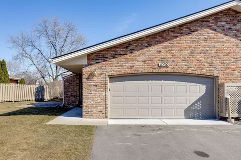 1930 Juneau Ln N, Plymouth, MN 55447