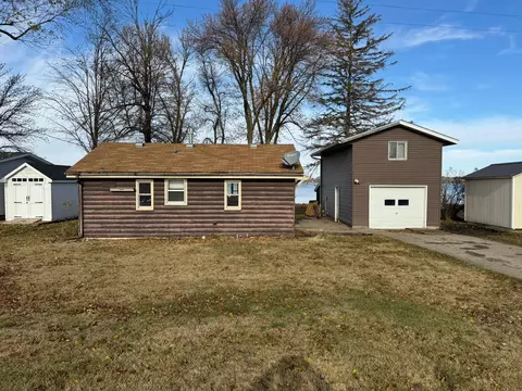 50374 Sunset Ln, Waterville, MN 56096