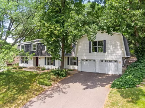 6304 Loch Moor Dr, Edina, MN 55439