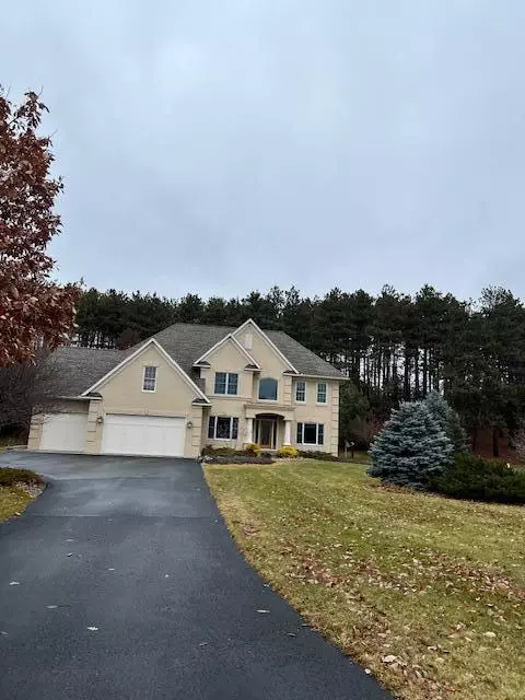 273 Troon Ct, Hudson, WI 54016