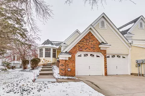 4243 Pond View Dr, White Bear Township, MN 55110